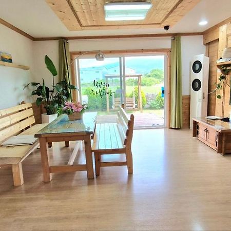 Suji Guesthouse Jeju Extérieur photo