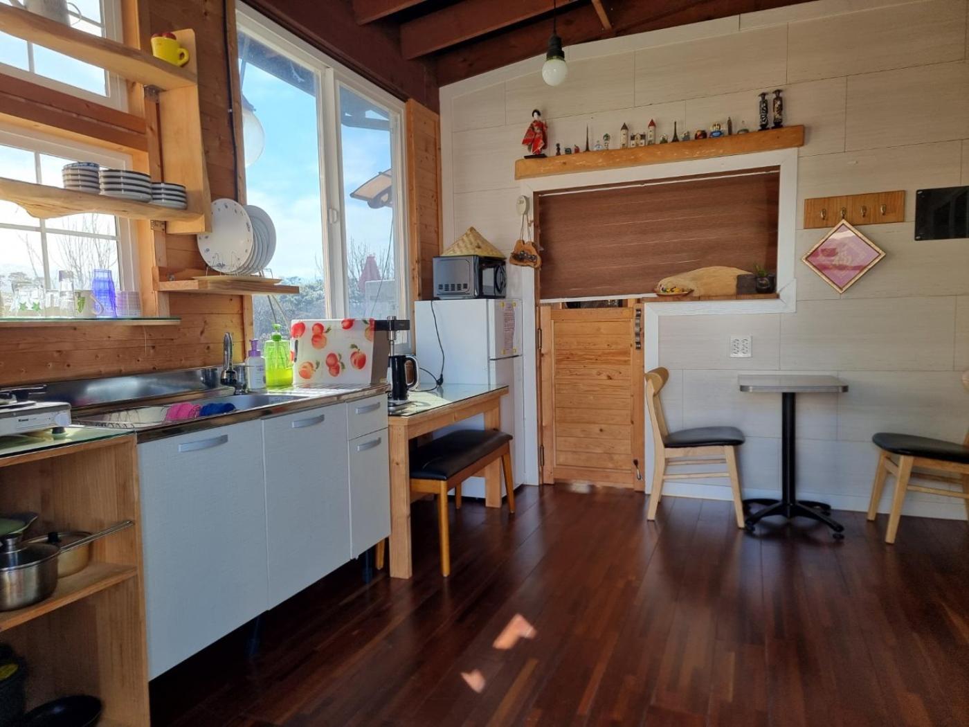 Suji Guesthouse Jeju Extérieur photo