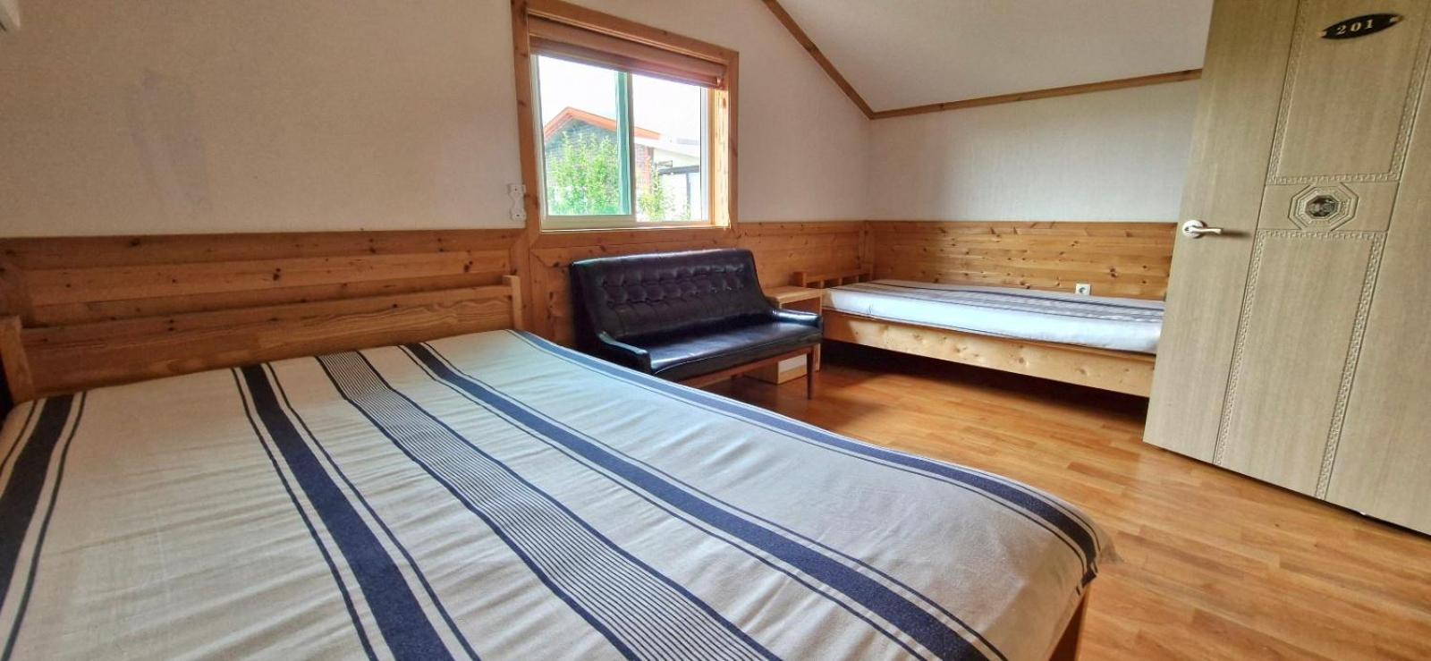 Suji Guesthouse Jeju Extérieur photo